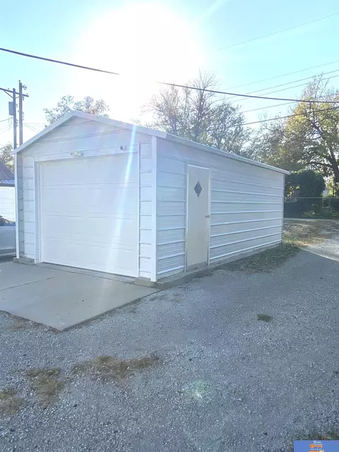 909 N 12th St, Beatrice, NE 68310 photo 8