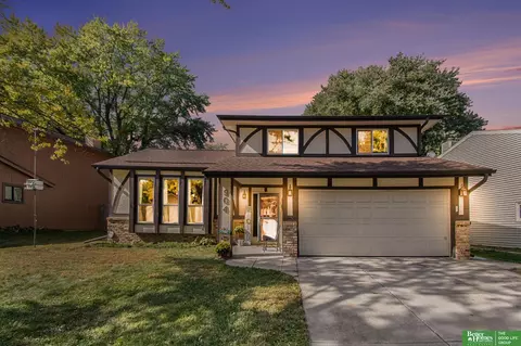 904 Kountze Memorial Dr, Bellevue, NE 68005