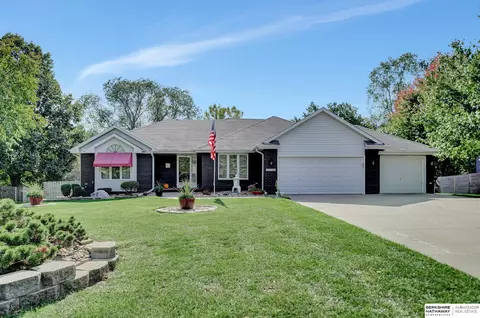 21755 Pacific St, Omaha, NE 68022