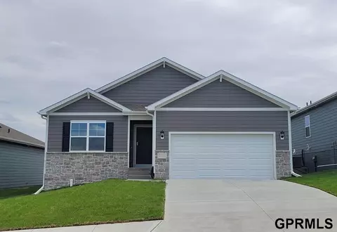 5429 N 186th St, Elkhorn, NE 68022