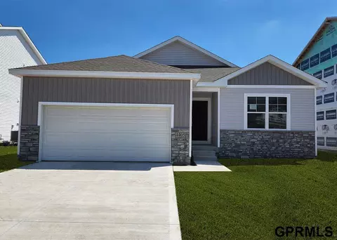 5425 N 186th St, Elkhorn, NE 68022