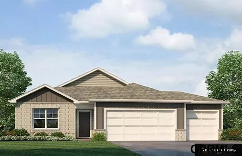 1668 Taylor Ln, Fremont, NE 68025