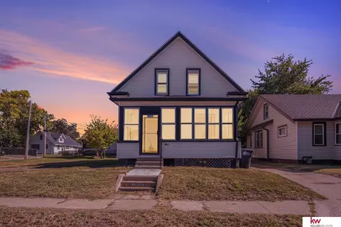 3827 Florence Blvd, Omaha, NE 68110