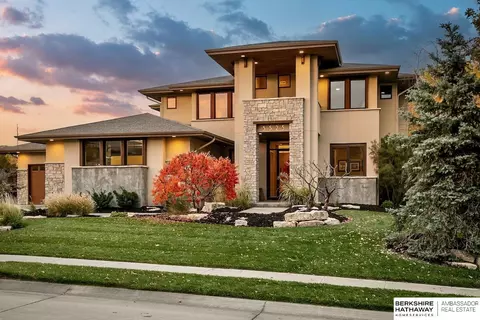 5525 S 208 Cir, Elkhorn, NE 68022