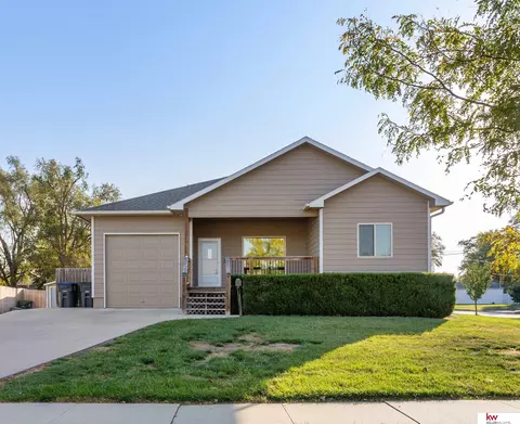 2527 S 11 St, Council Bluffs, IA 51501