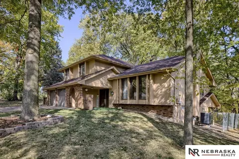 1018 Day Dr, Bellevue, NE 68005 photo 2
