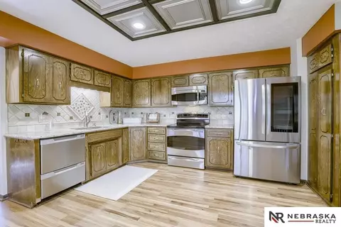 1018 Day Dr, Bellevue, NE 68005 photo 8