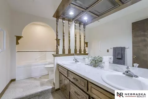 1018 Day Dr, Bellevue, NE 68005 photo 19