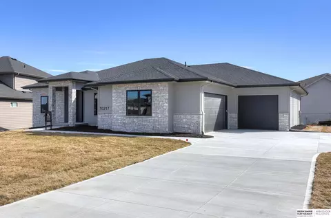 10217 S 183 Avenue Cir, Omaha, NE 68136