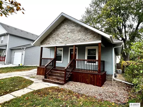 631 S 21 St, Lincoln, NE 68510