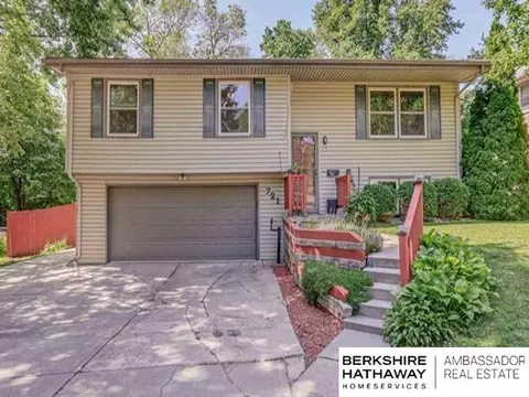721 E 7th St, Papillion, NE 68046