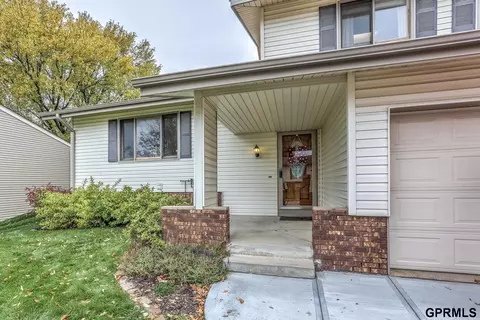 13426 Redwood St, Omaha, NE 68138