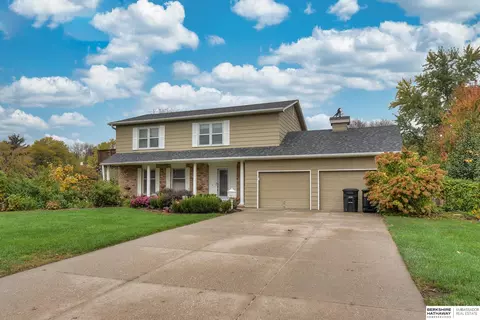 12442 Deer Hollow Dr, Omaha, NE 68154