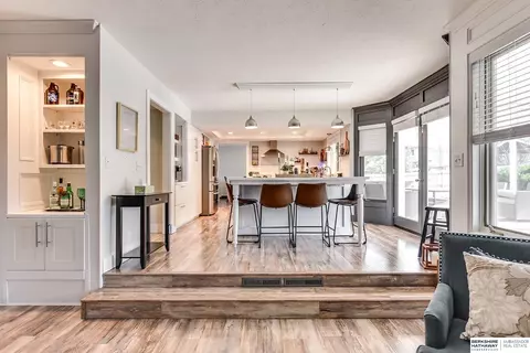 601 Michael Dr, Papillion, NE 68046