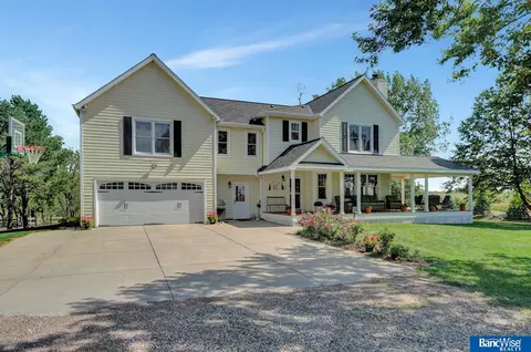 5851 Saltillo Rd, Lincoln, NE 68516