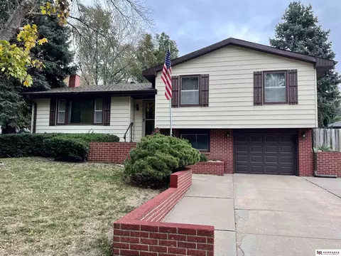4110 N 42nd Street Cir, Lincoln, NE 68504