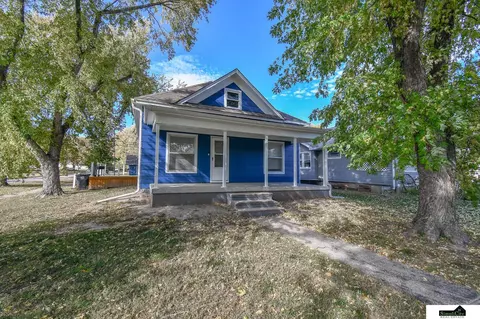 401 N 7th St, Wymore, NE 68466