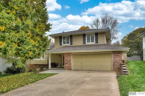 15917 Spring St, Omaha, NE 68130