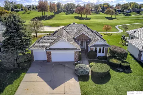 14127 Eagle Run Dr, Omaha, NE 68164