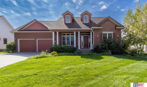 6721 Wildrye Rd, Lincoln, NE 68521