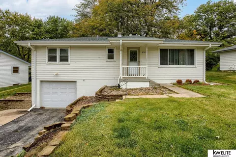 6912 N 57th St, Omaha, NE 68152