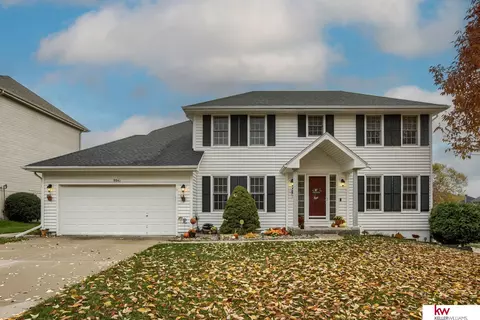 9941 Idora St, La Vista, NE 68128