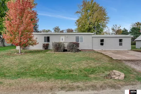 705 E Grove St, Sutton, NE 68979