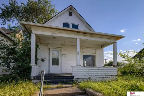 4207 Cuming St, Omaha, NE 68131