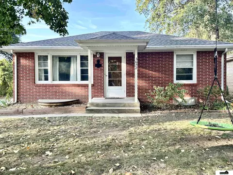 3672 X St, Lincoln, NE 68503