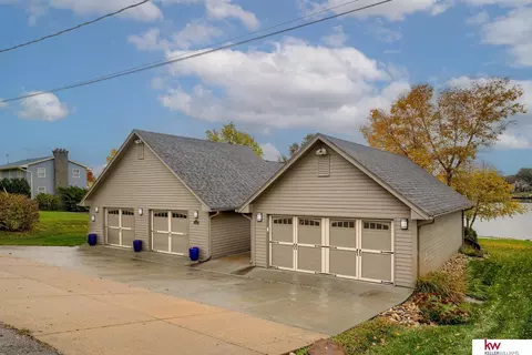 1542 Trumball Ter, Plattsmouth, NE 68048