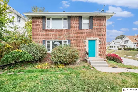 902 S 36th St, Omaha, NE 68105