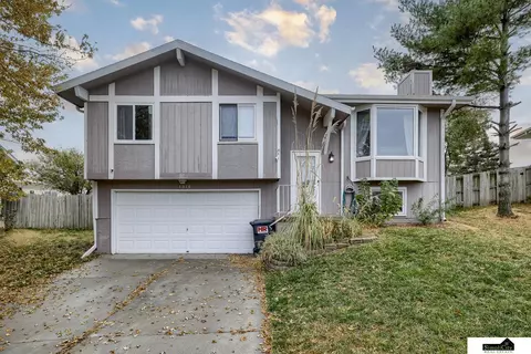 1914 NW 50th St, Lincoln, NE 68528