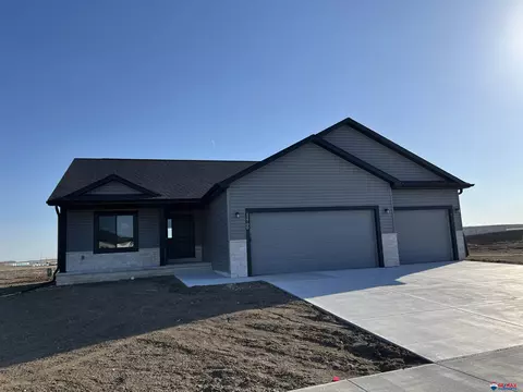 11700 N 146th St, Waverly, NE 68462