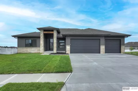 11614 Slayton St, Papillion, NE 68046