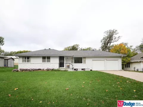 2040 N 94th St, Omaha, NE 68134