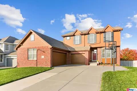 9514 S 26 Ave, Bellevue, NE 68147