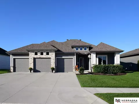 7230 N 171st St, Bennington, NE 68007