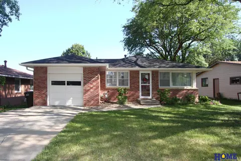 4430 Meredeth St, Lincoln, NE 68506