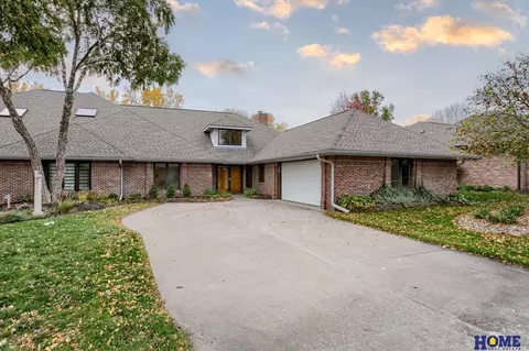 3835 Firethorn Ct, Lincoln, NE 68520