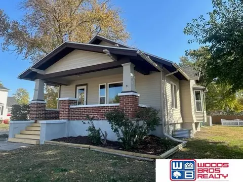 1026 N Nebraska Ave, York, NE 68467