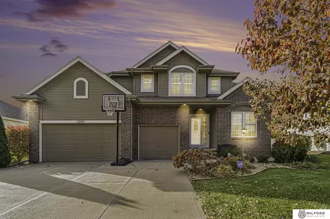 5520 N 162 St, Omaha, NE 68116