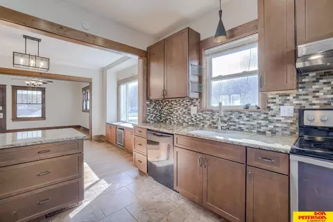 1743 N Main St, Fremont, NE 68025