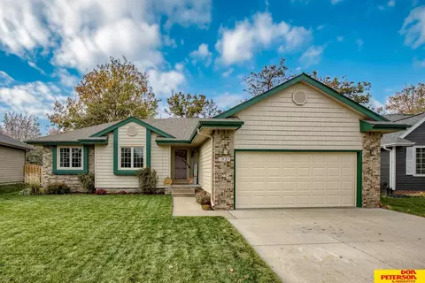 1027 Sheridan St, Fremont, NE 68025