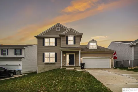 8901 Wyoming St, Omaha, NE 68122