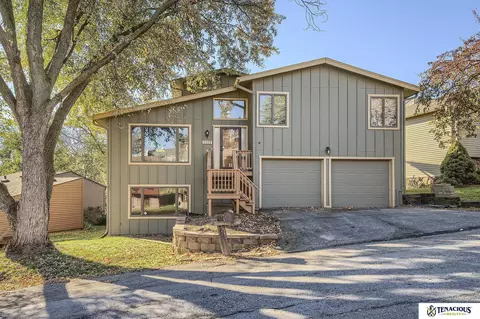 8029 Girard Plz, Omaha, NE 68122