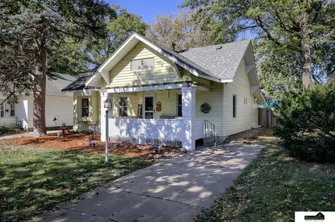 6828 Ballard Ave, Lincoln, NE 68507