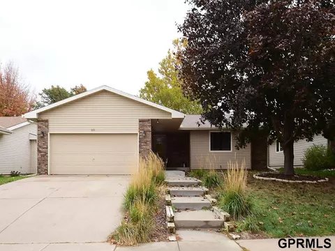 821 W Jennifer Dr, Lincoln, NE 68521