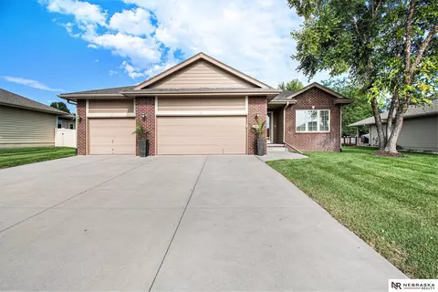 10007 S 178th St, Omaha, NE 68136