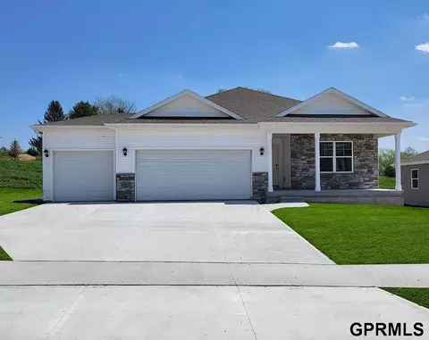 8407 S 184th St, Omaha, NE 68136
