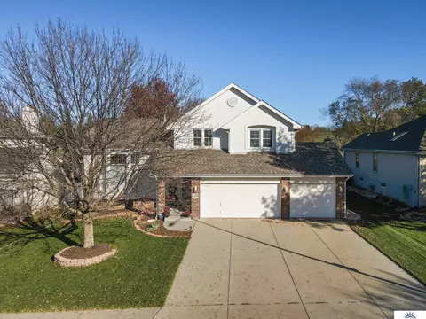 16264 Taylor St, Omaha, NE 68116